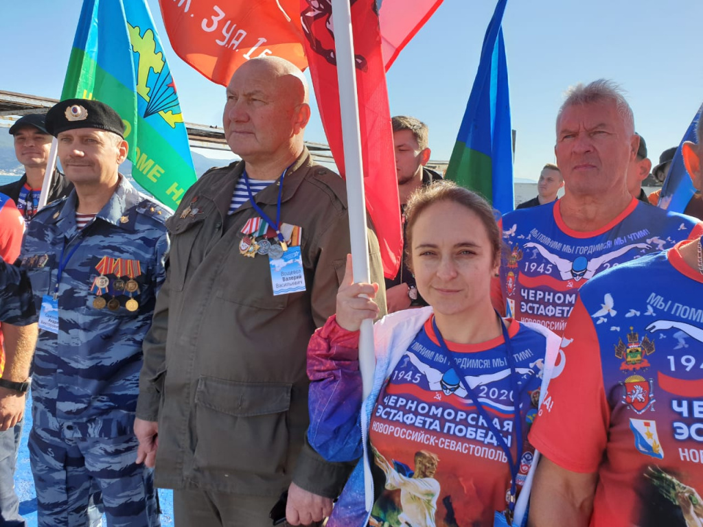 участники заплыва.jpg